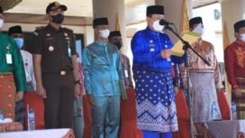 FOTO : Bupati Rohul H. Sukiman bacakan sambutan Mendikbud berkaitan Peringatan Hardiknas, Jumat (13/5/2022)
