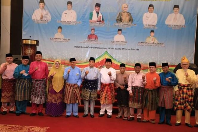 
<span style='color:#ff0000;font-size:14px;'>Silaturrahmi HKR Dihadiri Sejumlah Tokoh Rohul</span> <br> Bupati Sukiman Harap Sebagai Kekuatan untuk Membangun Rohul