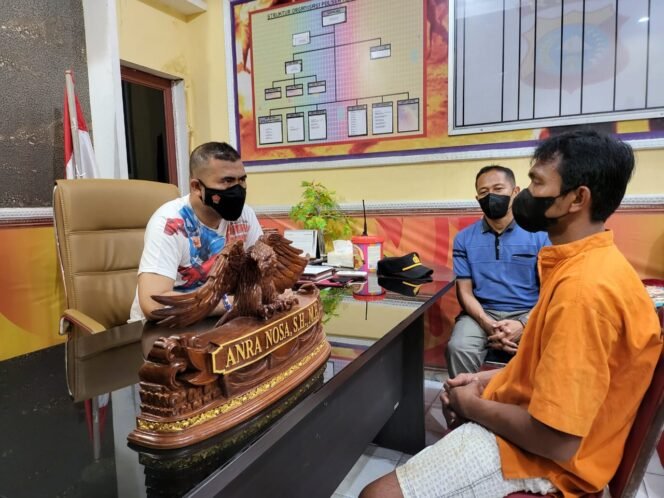 
<span style='color:#ff0000;font-size:14px;'>Resedivis Kembali Dikerangkeng </span> <br> Seorang Pria Maling Besi di Kepenuhan Dibekuk Polisi