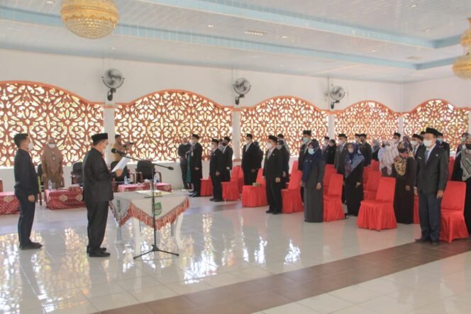 
Pejabat Eselon III dan IV Rohul Resmi Dilantik