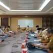 FOTO : Sekda Riau Pimpin Rapat Pembahasan Pemberangkatan JCH Riau, Selasa (10/5/2022)