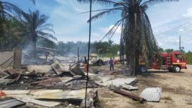 FOTO : Kondisi Empat Unit rumah warga RT 011/RW 006 Desa Tandun Barat, Kecamatan Tandun Kabupaten Rokan Hulu, Minggu (29/5/2022) sekitar pukul 12.30 Wib, pasca dilahap sijago merah.