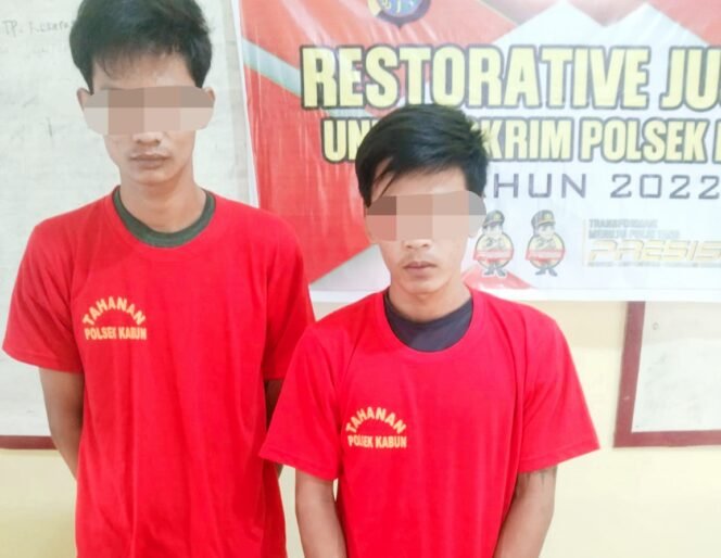 
Jadikan Poskamling Tempat Transaksi Sabu, Dua Pria Ini Diringkus Polisi