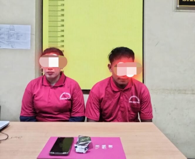 
<span style='color:#ff0000;font-size:14px;'>Miliki 3 Paket Narkotika Jenis Sabu</span> <br> Seorang Pria dan Wanita di Muara Jaya Diringkus Satres Narkoba Polres Rohul