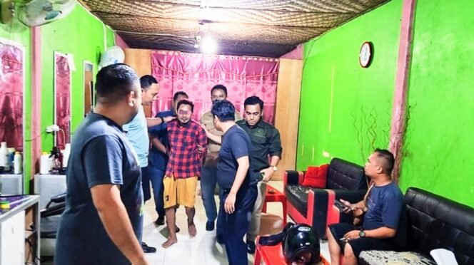 
Buronan Terpidana Pembunuhan di Kepenuhan Ditangkap Tim Tabur Kejari Rohul