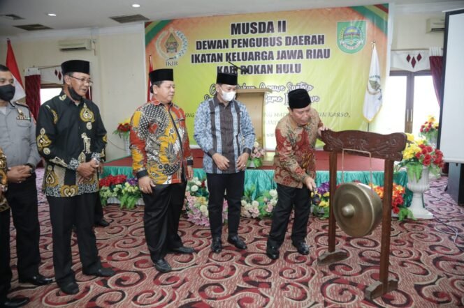
<span style='color:#ff0000;font-size:14px;'>Buka MUSDA II IKJR Rohul</span> <br> Ketua Umum DPP IKJR Riau Sukiman : Beraneka Ragam Suku Kekuatan Membangun Rohul