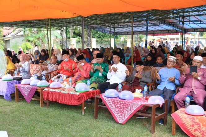 
<span style='color:#ff0000;font-size:14px;'>Dihadiri Wakil Bupati Rohul</span> <br> Peringatan Tahun Baru Islam, PHBI dan Pemdes Sialang Rindang Gelar Pengajian Akbar