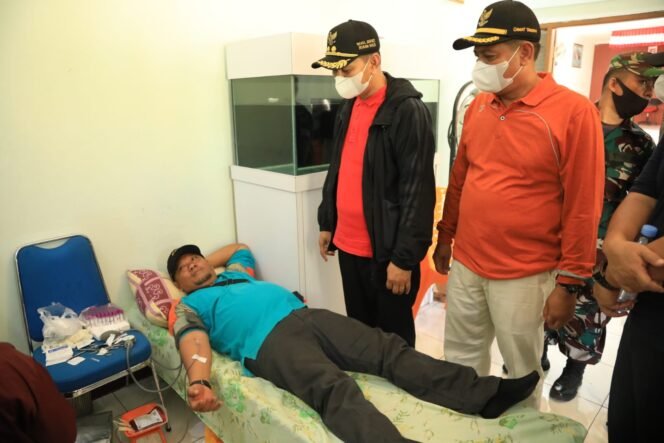 
<span style='color:#ff0000;font-size:14px;'>Pemdes Dayo Gelar Bakti Sosial Diapresiasi Wabup</span> <br> Wabup : Satu Titik Darah Bermanfaat Untuk Masyarakat