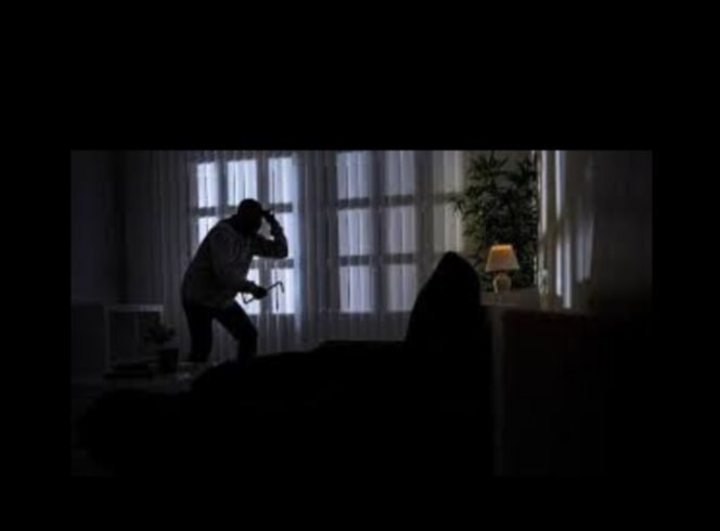 
<span style='color:#ff0000;font-size:14px;'>1 Unit Sepeda Motor dan Uang Rp 7,3 Juta Raib</span> <br> Istri Disekap Suami Dipukul, Warga Muara Jaya Rohul Jadi Korban Aksi Rampok