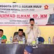 FOTO : Anggota DPRD Rohul M. Ilham SP MM memberikan sambutan saat menampung aspirasi masyarakat melalui Reses, di Kelurahan Kepenuhan Tengah, Kamis (24/11/2022)