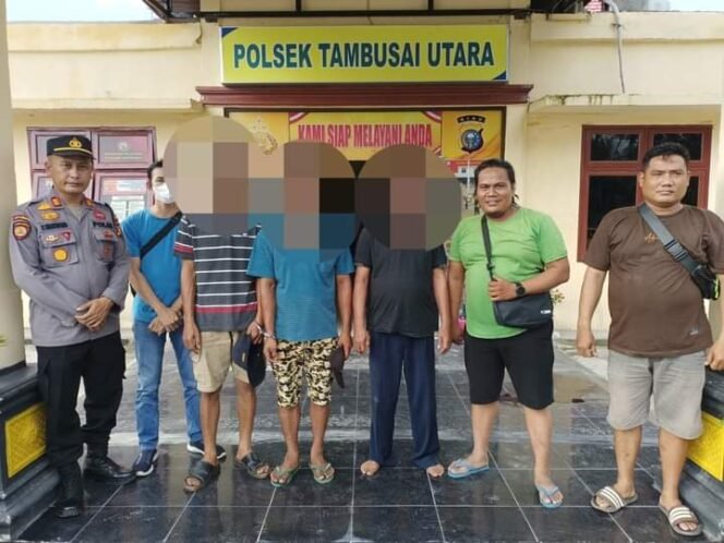 
Personil Polsek Tambusai Utara Tangkap Tiga Pelaku Judi Jenis PES