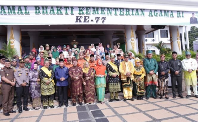 
<span style='color:#ff0000;font-size:14px;'>Bupati H. Sukiman Jadi Irup</span> <br> Peringatan HAB Ke – 77, Kakan Kemenag Rohul Harap Terjalinnya Kerukunan Umat untuk Stabilitas Pembangunan