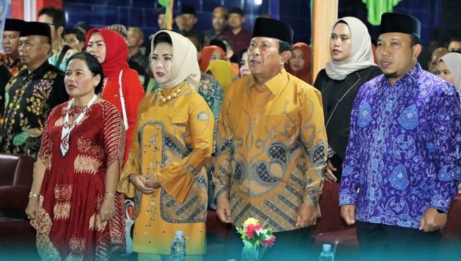 
<span style='color:#ff0000;font-size:14px;'>Hadiri HUT Ke-3 IKJR dan Pengukuhan DPC Ranting IKJR Kecamatan Kandis</span> <br> Ketua Umum DPP IKJR Riau H. Sukiman : Eksistensi dan Potensi Besar IKJR Berkontribusi dalam Pembangunan