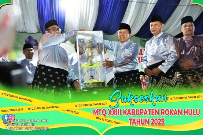 
<span style='color:#ff0000;font-size:14px;'>Pembukaan MTQ Ke-XXIII Tingkat Kabupaten Rohul Meriah</span> <br> Bupati Sukiman Harap Melalui Lomba Seni Membaca Alquran Hasilkan Qori Berkualitas