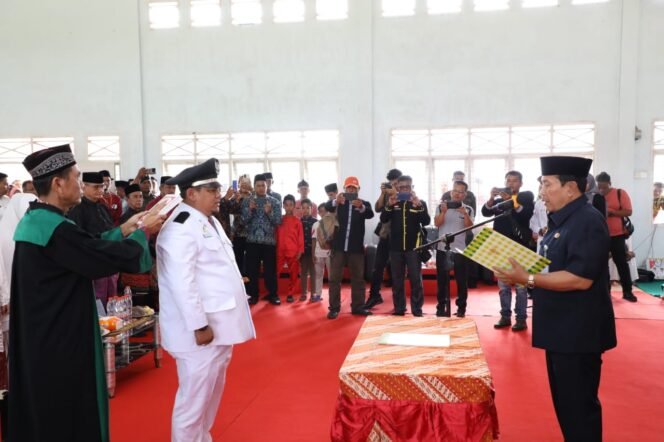 
Galeri Desa : Bupati Sukiman Resmi Lantik Firiadi sebagai Kepala Desa Mahato