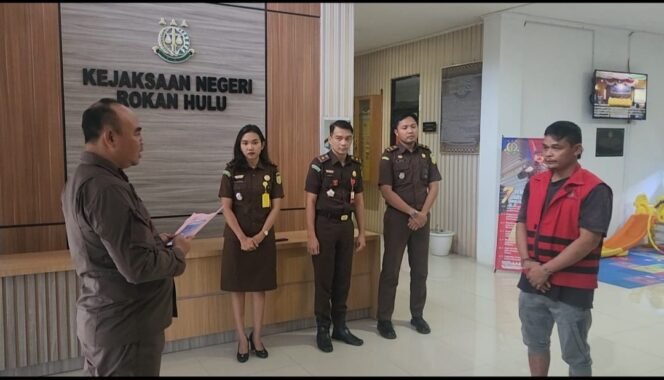 
Disetujui Jampidum, Kejari Rohul Terapkan Restorative Justice Perkara KDRT