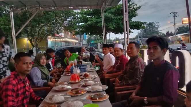 
Di Penghujung Ramadhan, BPAN Buka Puasa Bersama dengan Anggota DPRD Rohul
