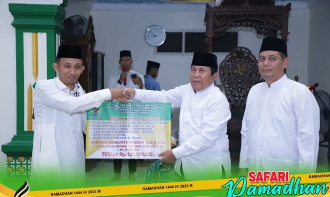 
<span style='color:#ff0000;font-size:14px;'>Safari Ramadhan Terakhir Pemkab Rohul di Tapung Jaya</span> <br> Safari Ramadhan Pemkab, Warga Tapung Jaya Minta Pembangunan Jalan Aspal dan Bantuan Masjid