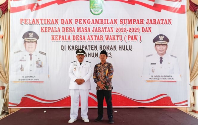 
<span style='color:#ff0000;font-size:14px;'>Bupati Sukiman Lantik PAW Kades Bengkolan Salak</span> <br> Kades Bengkolan Salak Hamdan Komit Lanjutkan Pembangunan Infrastruktur dan UMKM Desa