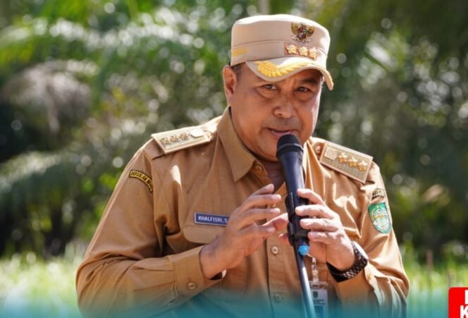 
<span style='color:#ff0000;font-size:14px;'>Peletakan Batu Pertama Oleh Wabup</span> <br> Camat Ujung Batu Dukung Pembangunan Sekretariat IKMI Rohul