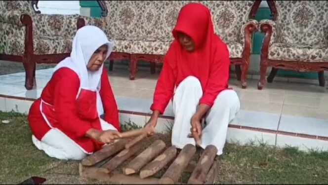 
Sempena HUT RI ke 78, Alat Musik Tradisional “Gembang Mahang” Ditampilkan di Teluk Riti Rohul