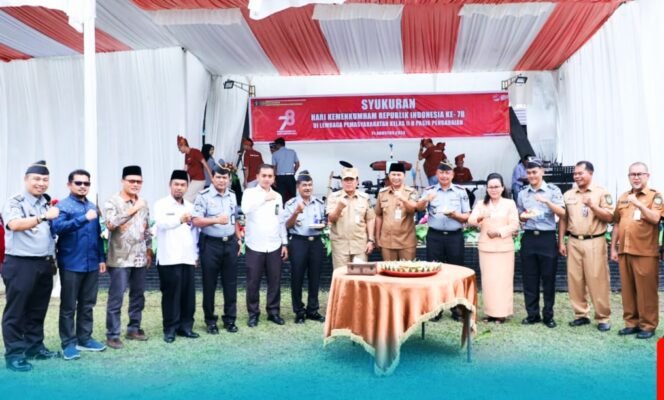 
<span style='color:#ff0000;font-size:14px;'>Dihadiri Bupati dan Wabup Rohul</span> <br> Syukuran Hari Kemenkumham RI Ke 78, Kalapas : Semoga UU KUHP yang Baru Bisa Tekan Over Kapasitas