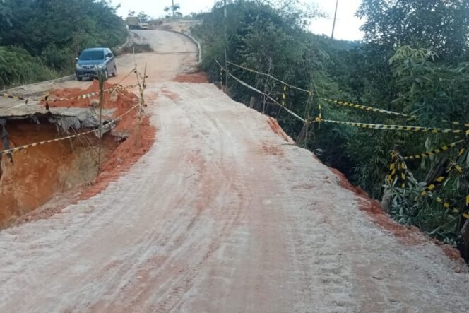 
Sempat Putus Akibat Longsor, Jalan Lintas di Rohul Sudah Bisa Dilalui