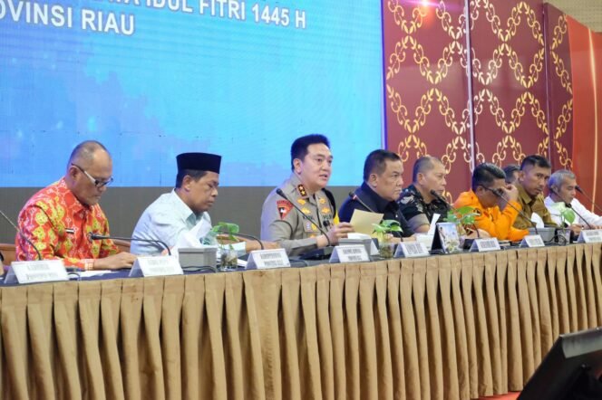 
Polda Riau Gelar Rapat Lintas Sektoral Operasi Ketupat Lancang Kuning 2024