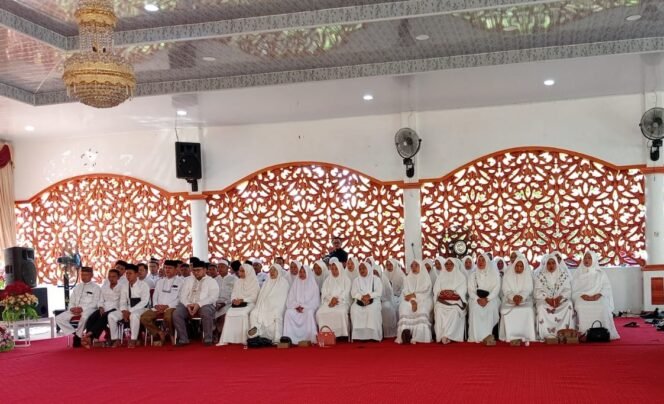 
Lepas 78 JCH Korpri, Bupati Sukiman Harap Sebagai Teladan di Tanah Suci