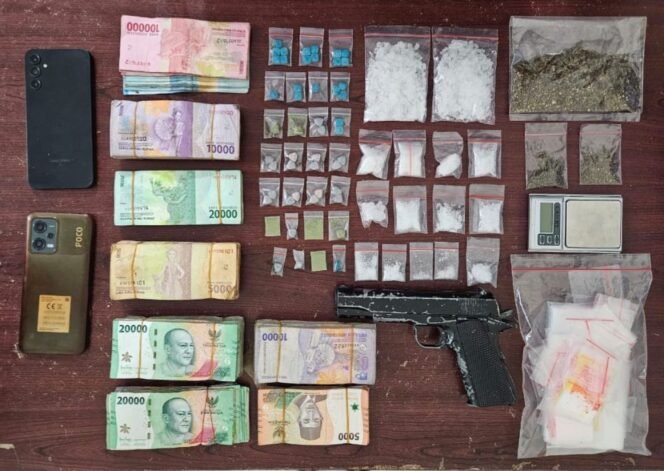 
Pengedar Narkoba Berpistol di Ditangkap Polisi