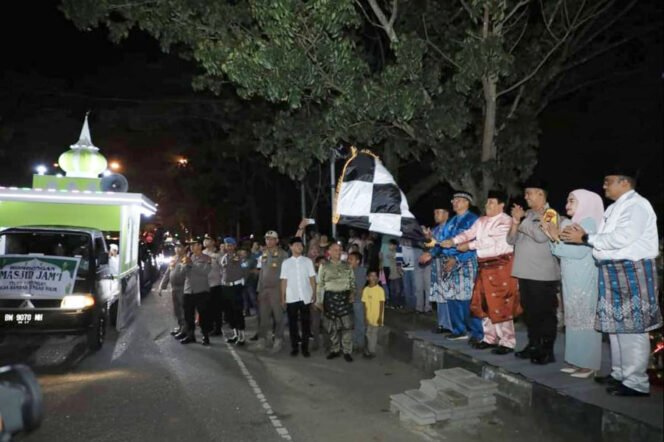 
Meriah, Bupati Sukiman Lepas Pawai Malam Takbiran Idul Adha 1445