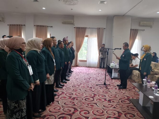 
Bupati Sukiman Hadiri Pelantikan Pengurus IDI Rohul