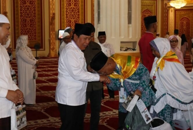 
Galeri Bupati Sukiman Lepas Keberangkatan 470 Jamaah Calon Haji Rokan Hulu
