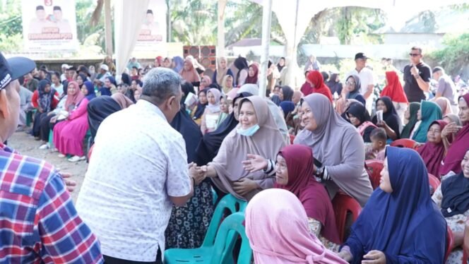 
Anton-Poti Nomor Urut 3 Gelar Kampanye Dialogis, Dengarkan Aspirasi Warga Rohul di Empat Desa