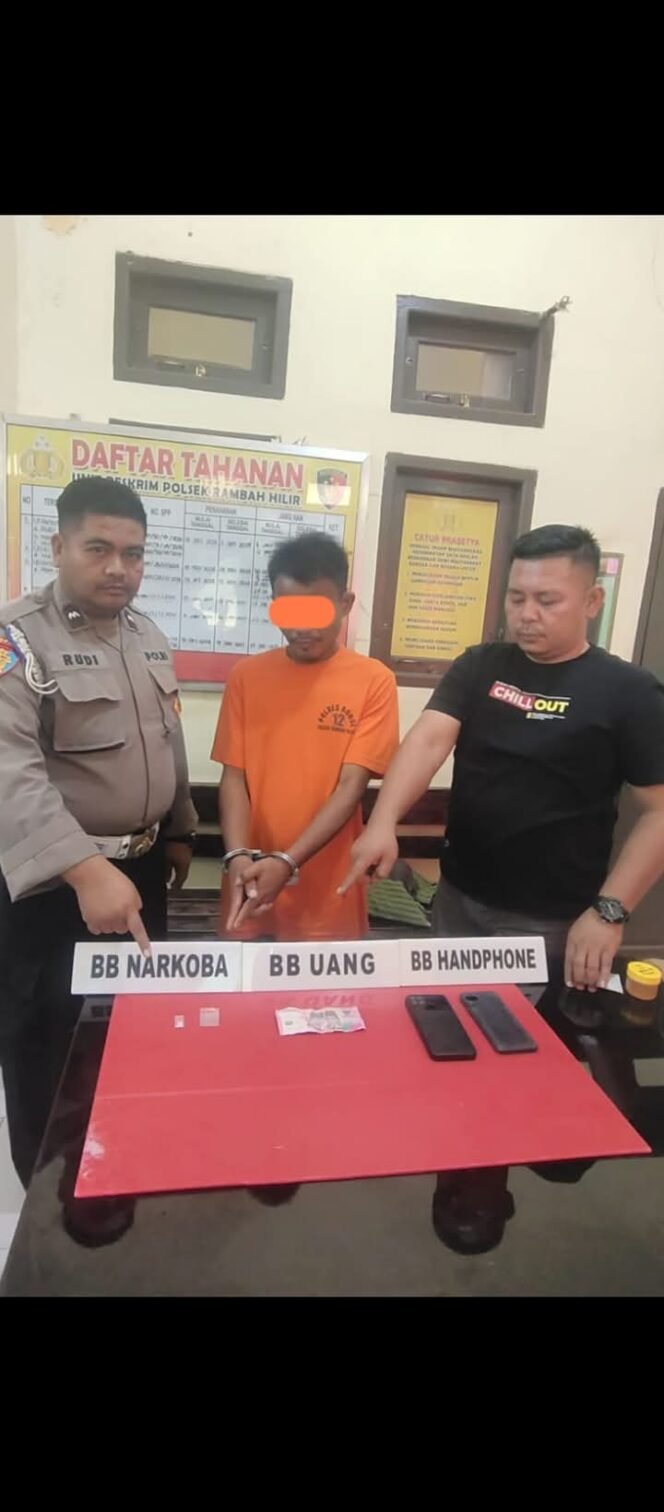 
Polsek Rambah Hilir Berhasil Amankan Seorang Pengedar Narkotika Jenis Sabu