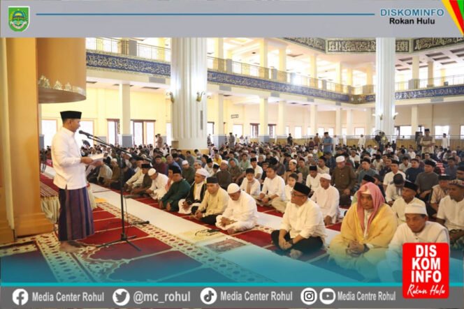 
Wabup Rohul H. Indra Gunawan Sholat Idul Fitri 1445 Hijriah Bersama Masyarakat di Islamic Center