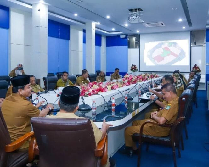 
Wabup Rohul Syafaruddin Poti Pimpin Rapat Percepatan Pengembangan Objek Wisata Air Panas Hapanasan