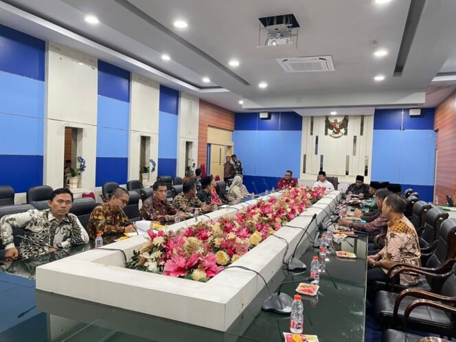 
Melalui Rakor, Wabup Harap BAZNas Rohul Optimalkan Pengumpulan Zakat Melalui UPZ