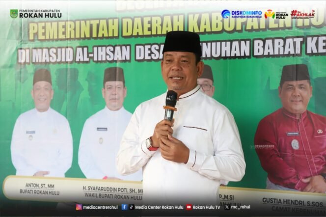 
Safari Ramadhan Ke-6 Pemkab Rohul, Wabup Syafaruddin Poti Ajak Perkuat Silaturahmi